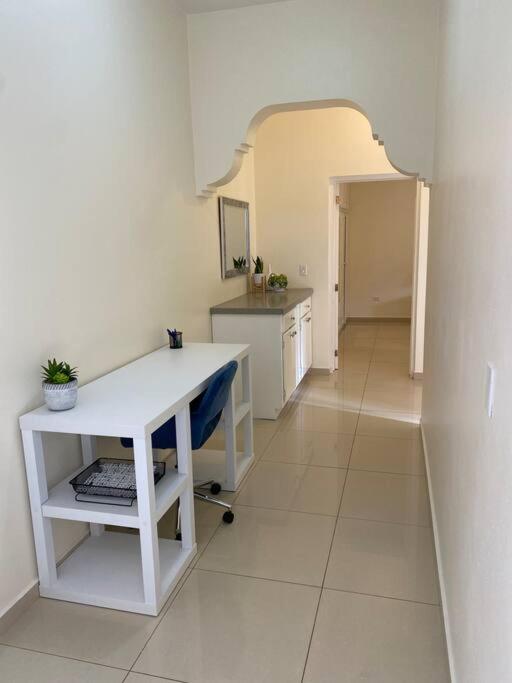 Lovely 2 Bedroom Apartment in Quiet Neighborhood! photo 4