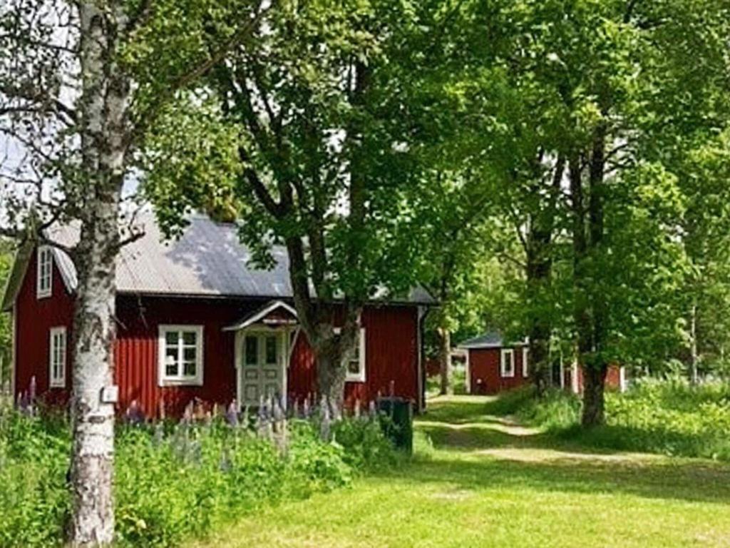 Three-Bedroom Holiday home in Vislanda photo 4