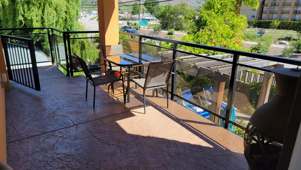 Sahara Suites photo 1
