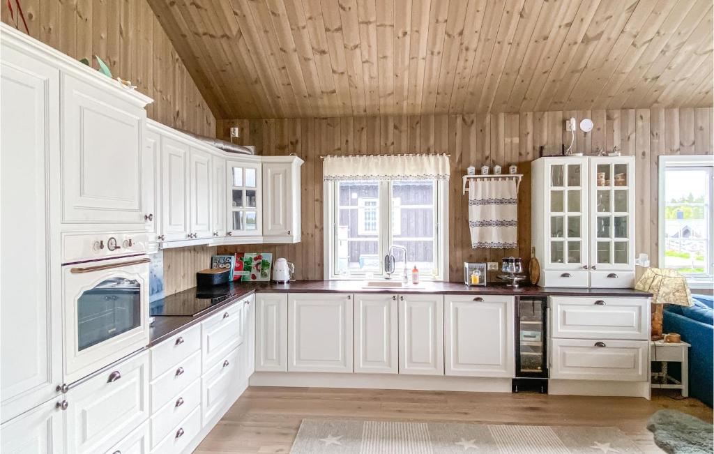 Awesome Home In Tisleidalen With Wifi And 4 Bedrooms photo 2