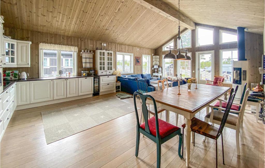 Awesome Home In Tisleidalen With Wifi And 4 Bedrooms photo 3