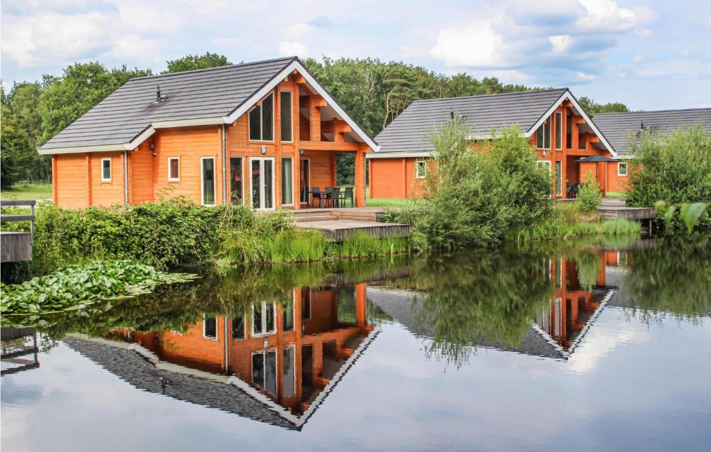 Beautiful Home In Heel With 3 Bedrooms, Wifi And Outdoor Swimming Pool