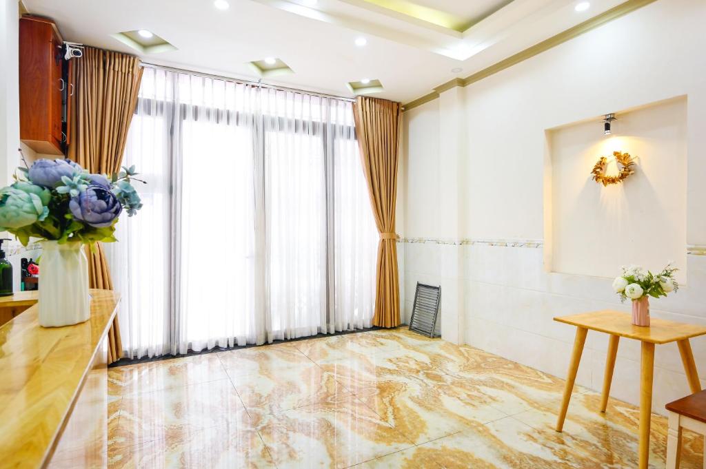 Huyen House