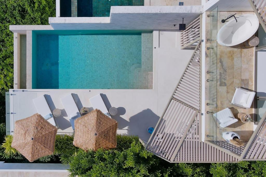 BEACHSIDE VILLA - CLOUD 9 - at BAYSIDE LUXURY VILLAS Samrong Bay Beach, 3 BED 4 BATH, SALT WATER POOL, SEA and SUNSET VIEWS, only 200m walk to the Beach photo 3