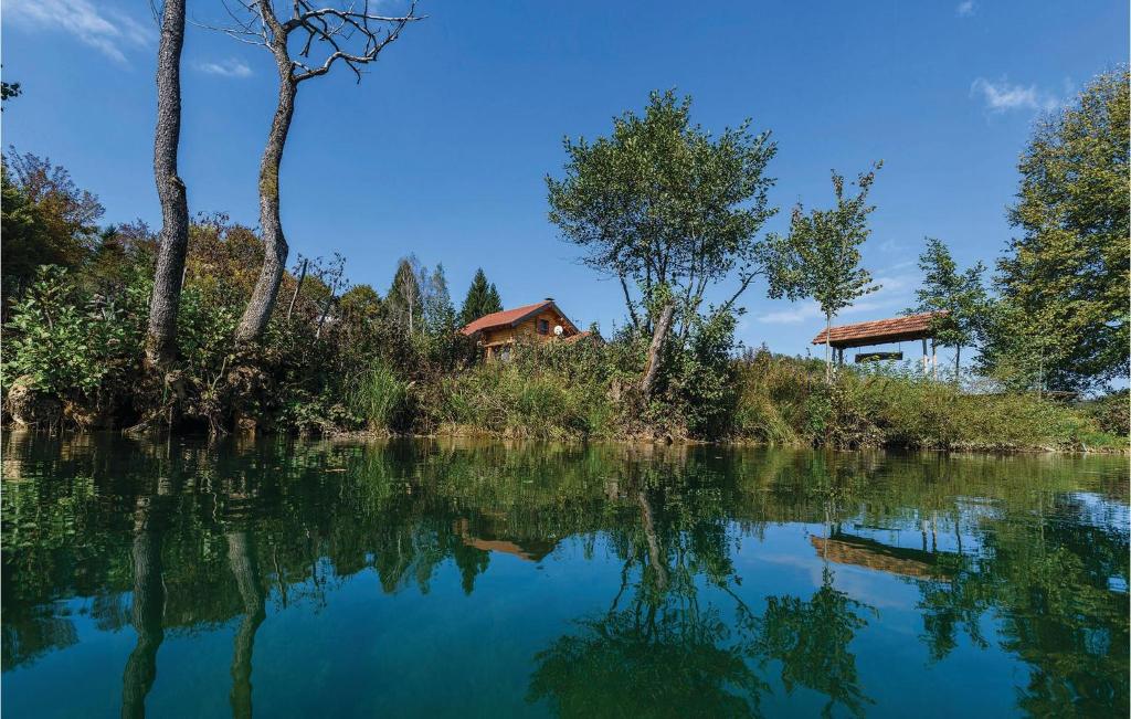 Beautiful Home In Donji Zvecaj With 3 Bedrooms And Wifi photo 1