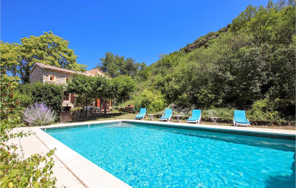 Stunning Home In Curnier With Wifi, Private Swimming Pool And 3 Bedrooms
