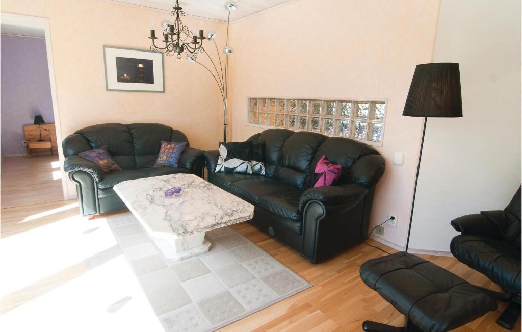 Beautiful Apartment In Gotlands Tofta With 3 Bedrooms photo 3