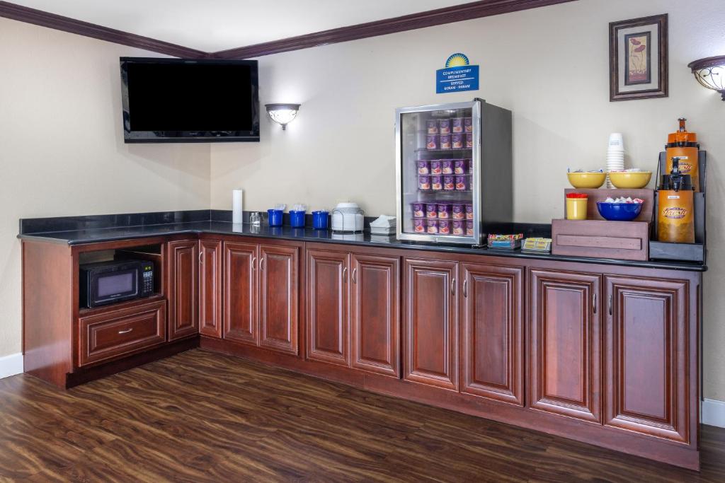 Days Inn by Wyndham St. Robert Waynesville/Ft. Leonard Wood photo 1