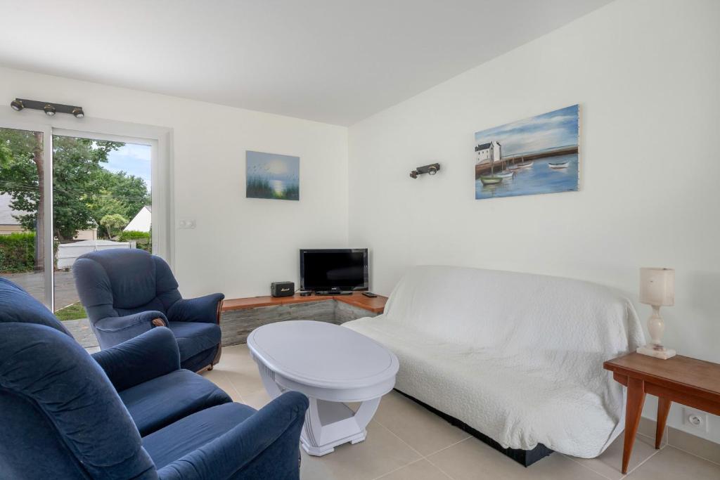 A deux cents metres de la mer, belle maison pour neuf personnes photo 3
