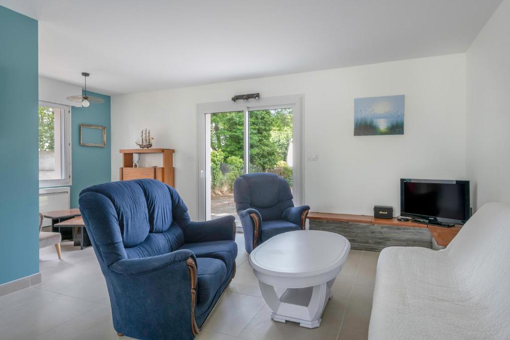 A deux cents metres de la mer, belle maison pour neuf personnes photo 4