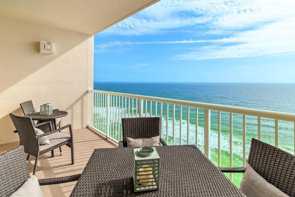 Majestic Beach Towers 2-2003 photo 1