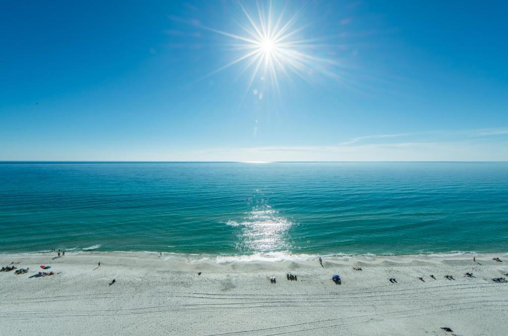Majestic Beach Towers 1-1404 photo 2