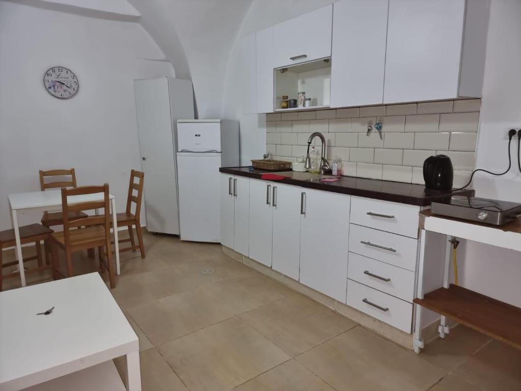 Tannous Aparthotel photo 1