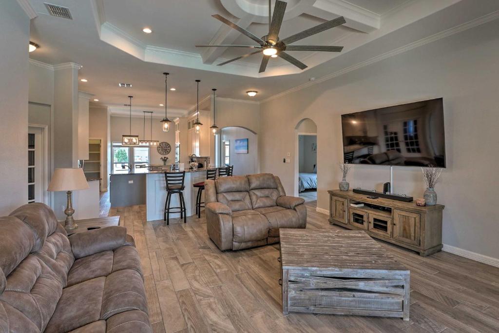 Sleek Corpus Christi Getaway with Private Pool! photo 4