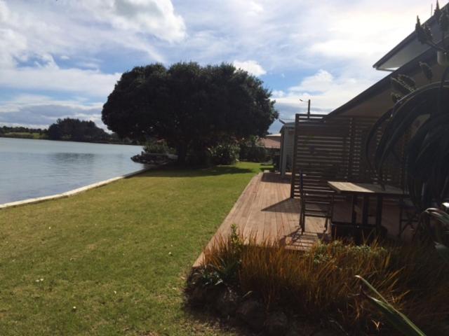 Absolute Waterfront Serenity Near Auckland photo 3
