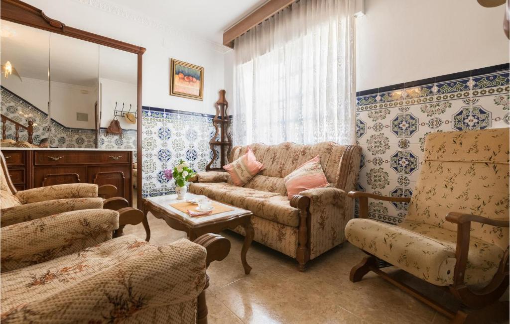 Awesome Home In Chipiona With 6 Bedrooms photo 3