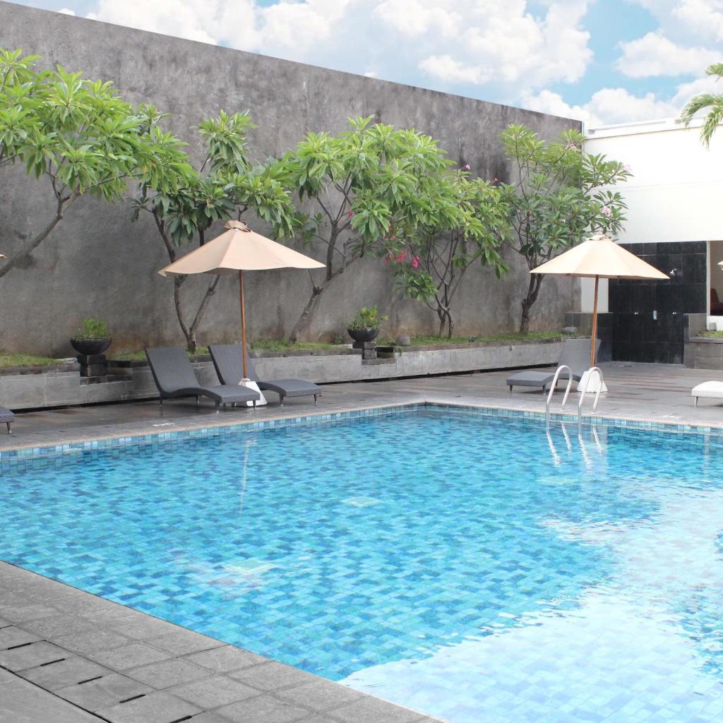 Hotel Santika Premiere Semarang - Tap to explore photos