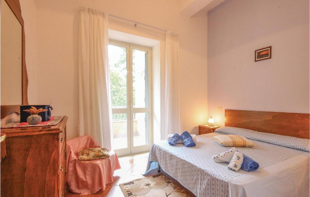 Nice Apartment In Castellabate With 2 Bedrooms And Wifi photo 3