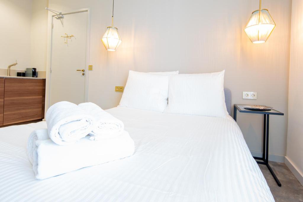 The Den Newly Build Apartment 7-Minutes From Rotterdam City Central Station app2 photo 2