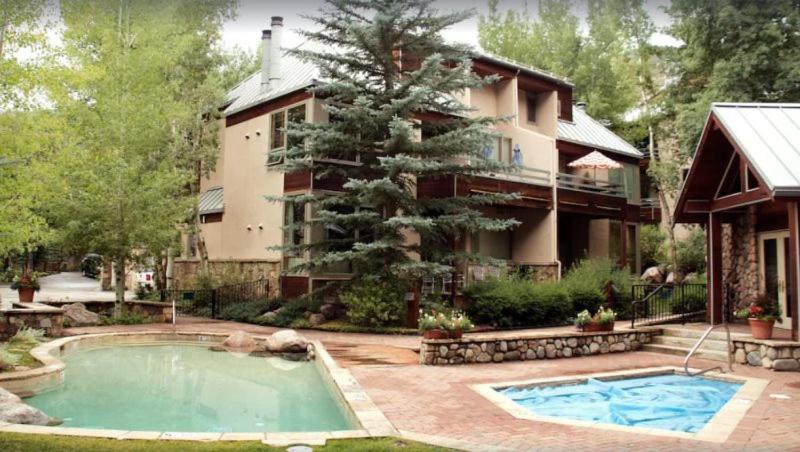 Modern 3 Bedroom Luxury Rental in Cascade Village With Shuttle to Vail Village and Lionshead image