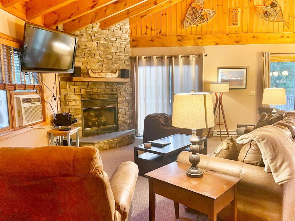 Esther Mountain Chalet photo 4