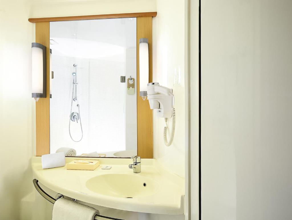 Двухместный (Standard Queen Room - Free Office Transfers within 5 km), ibis Chennai Sipcot - An AccorHotels Brand