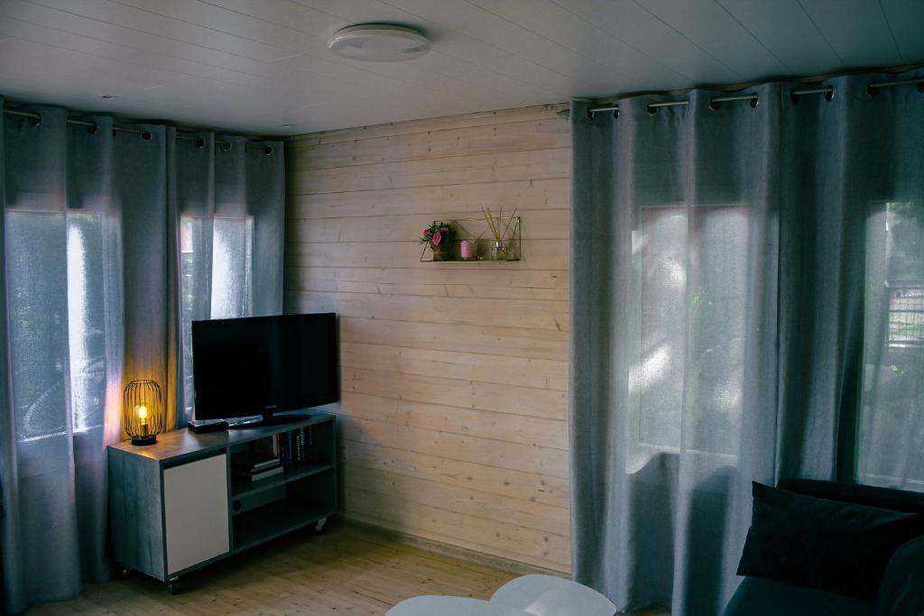 Tiny house near Viljandi lake photo 4