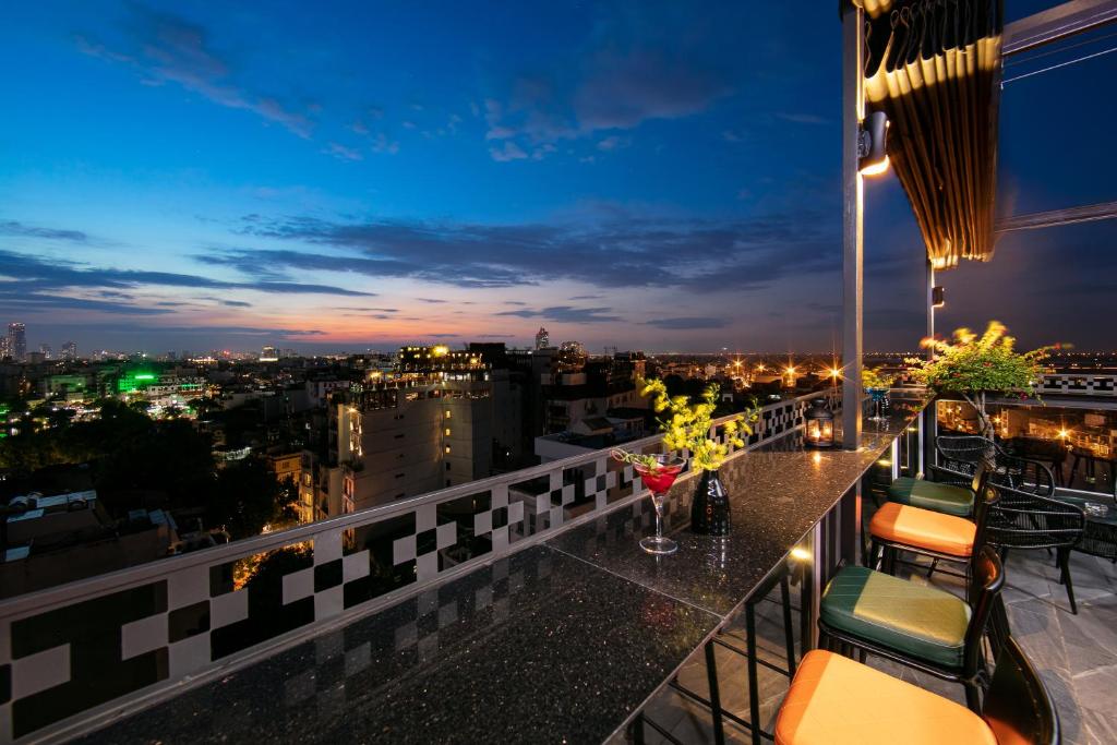 Aurora Hotels & Travel