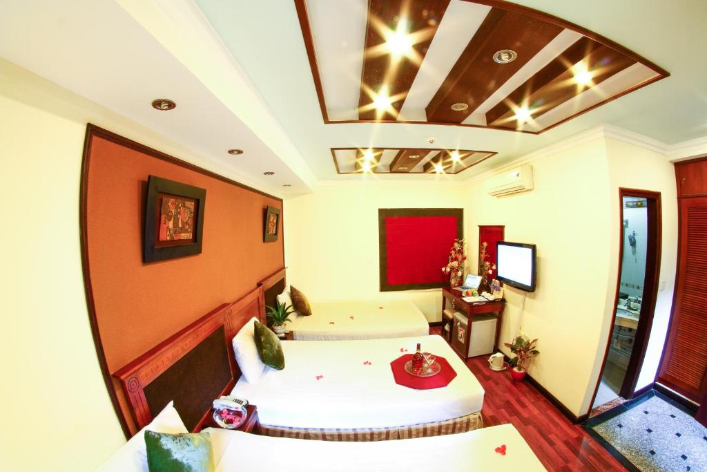 Трехместный (Трехместный номер Делюкс), Atrium Hotel