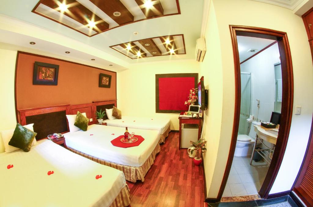 Трехместный (Трехместный номер Делюкс), Atrium Hotel