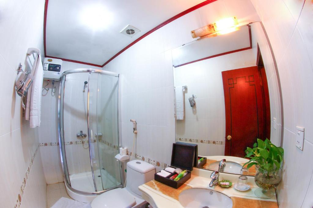 Трехместный (Трехместный номер Делюкс), Atrium Hotel