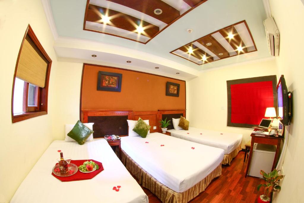 Трехместный (Трехместный номер Делюкс), Atrium Hotel