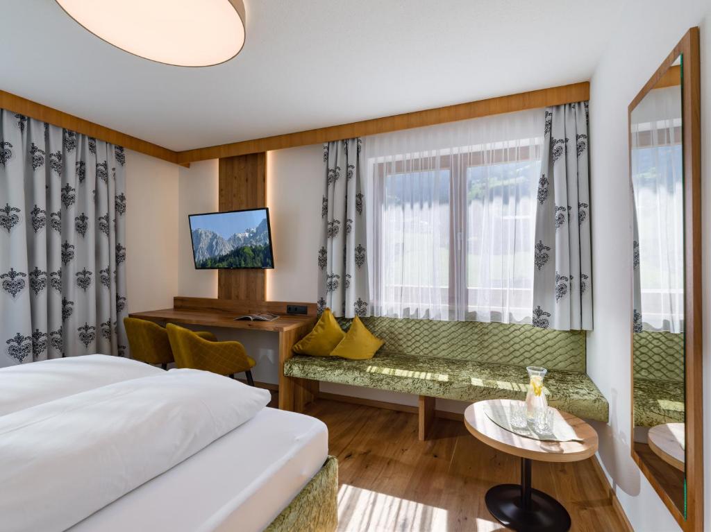 Hotel Landhaus Zillertal photo 3