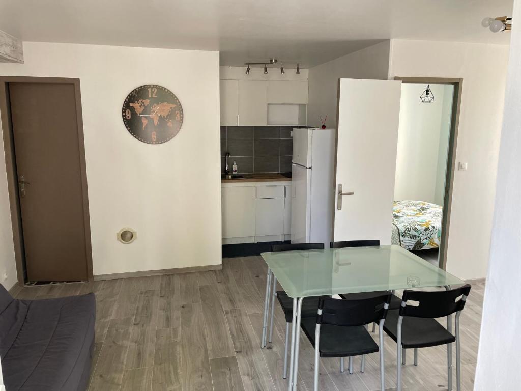 Logement en bord de port photo 1
