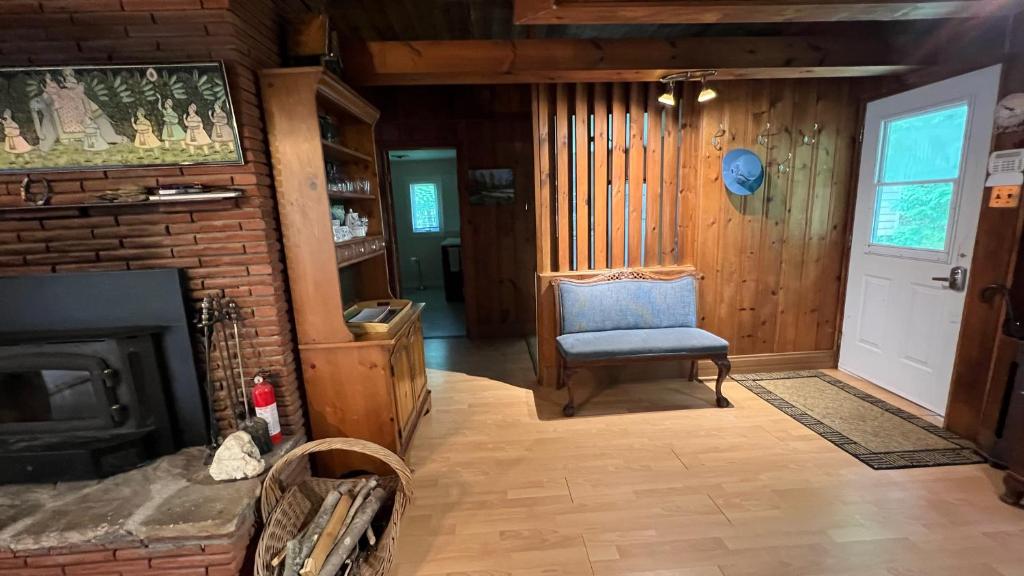 Lakeside Cottage photo 1
