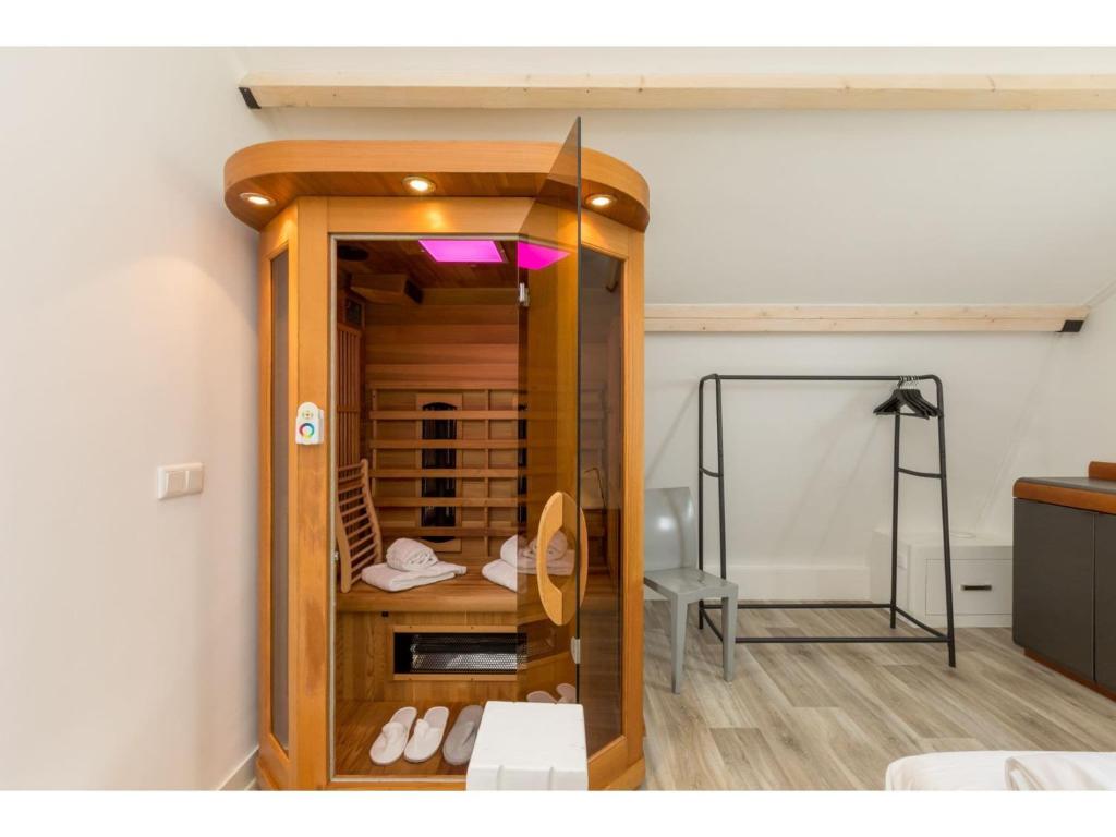 Quietly located holiday home with infrared sauna in picturesque Biggekerke photo 4
