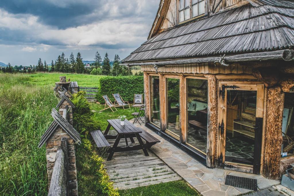 TatryTop Domek pod Giewontem Mountain Chalet - Tap to explore photos