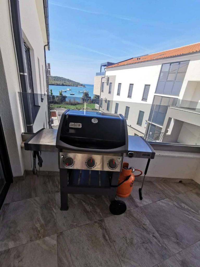 Black Pearl - Luxury seaside app with pool & bbq, Istra photo 3