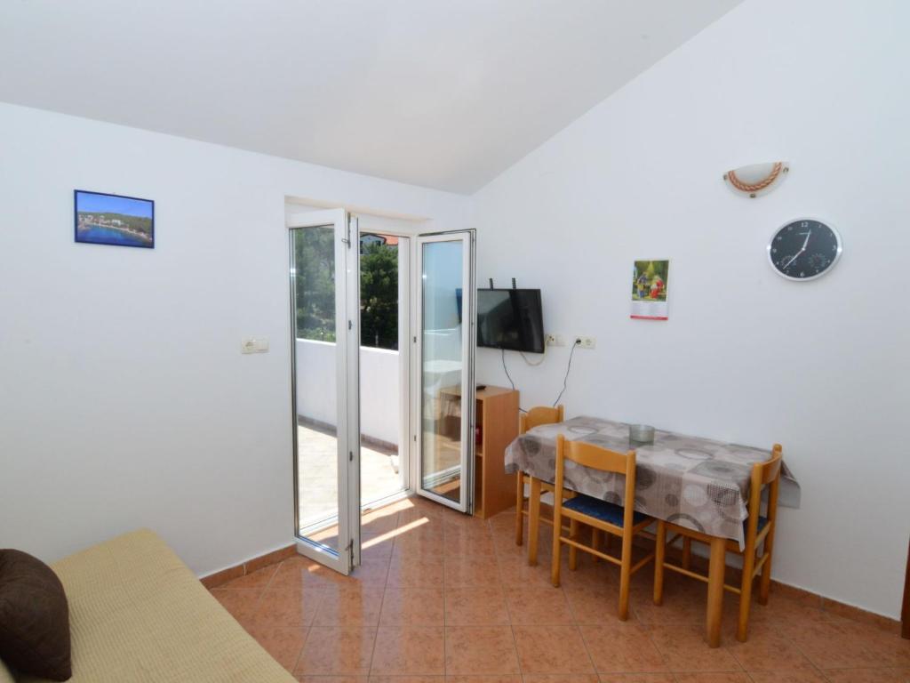 Apartment Buda - HVR216 by Interhome photo 3