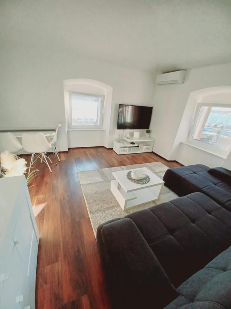 Niko 1 photo 1