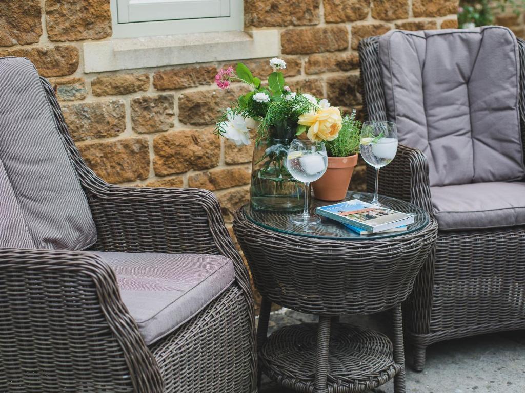 Climbing Rose Cottage - Dog Friendly - Peaceful Cotswold Cottage photo 3
