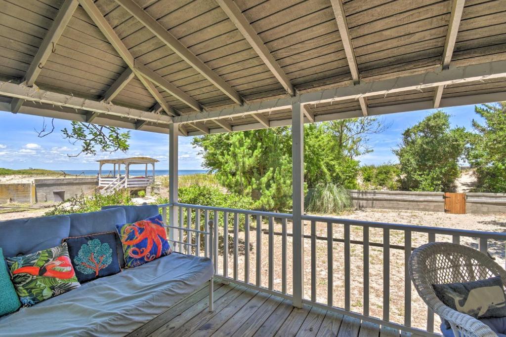 Classic Chesapeake Beachside Cottage with Porch! photo 1