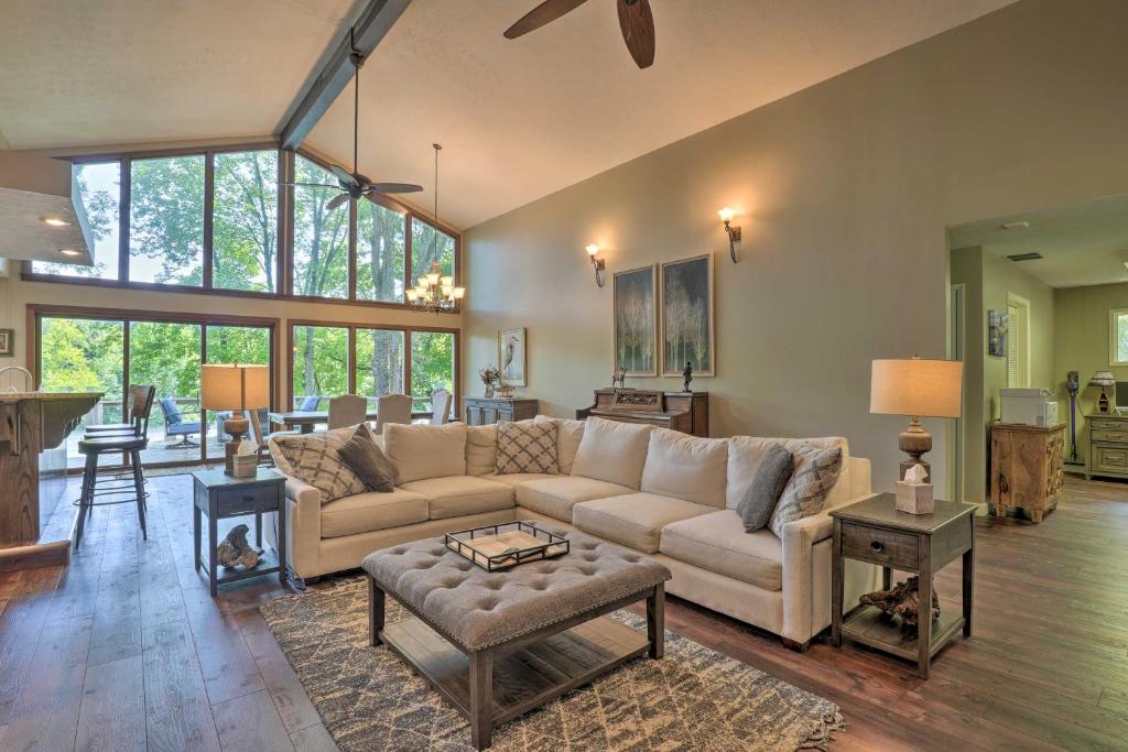 Lakefront Home with Fishing Dock and Fire Table! photo 3