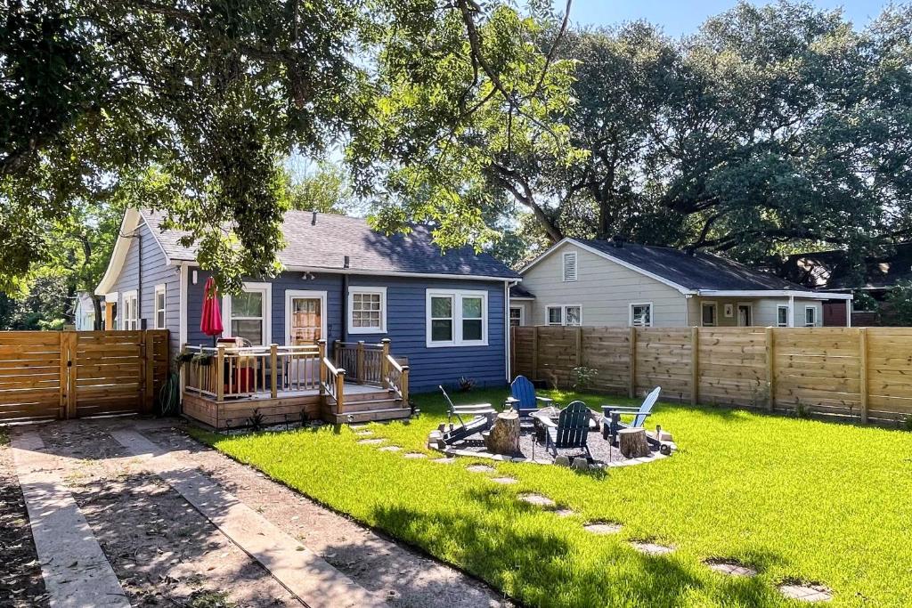 Central Cottage with Grill, 1 Mi to Cajun Field photo 3