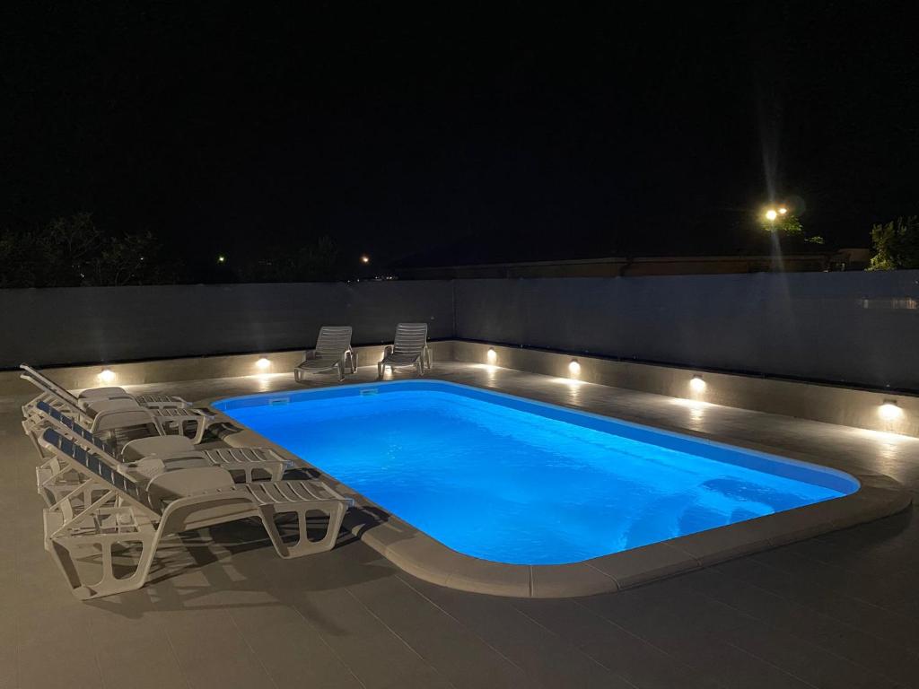 Apartments Ukic - with large outdoor pool photo 4
