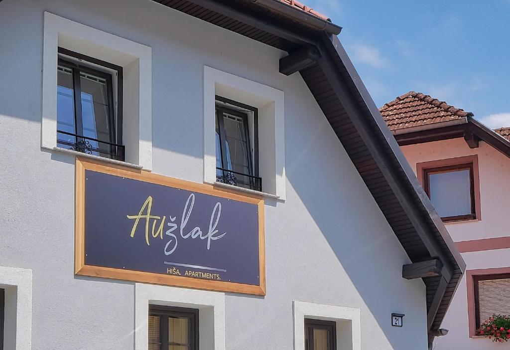 AUžlak hiša, apartments. photo 1