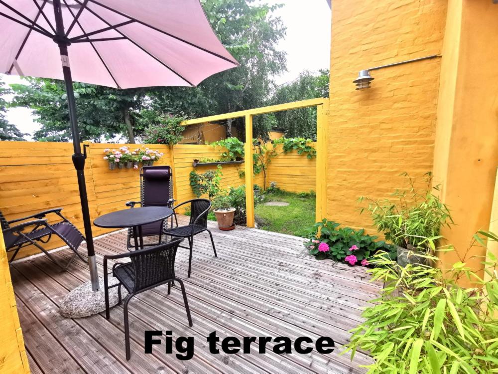 The FIG Studio - "Den Gule Svane" Guest House - near Rønne & Beach photo 1