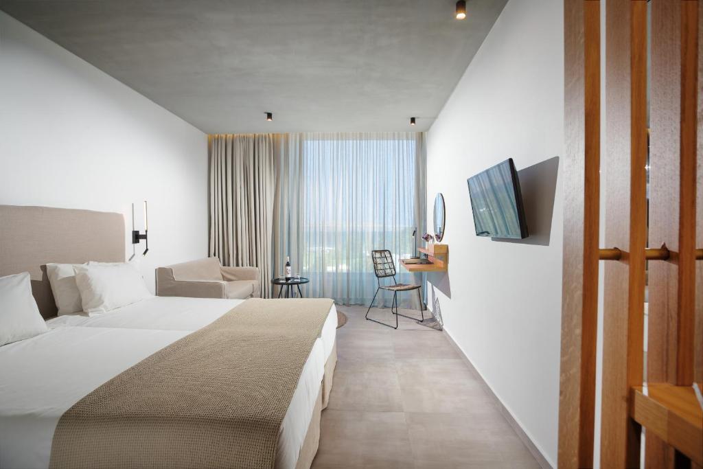 Caravia Beach Hotel photo 3