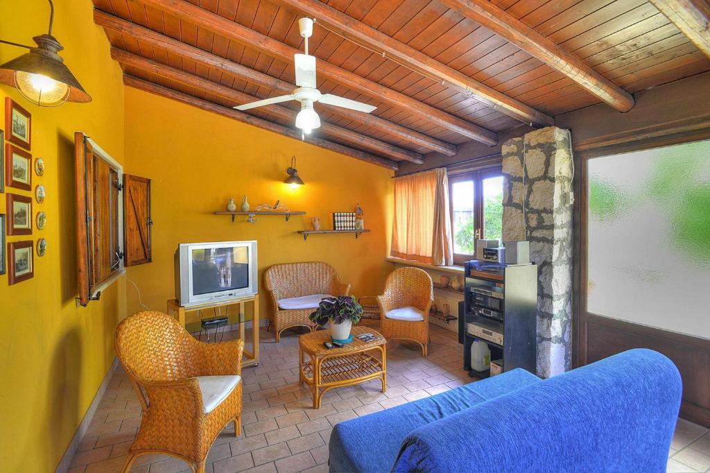 Holiday house, Solarino photo 3