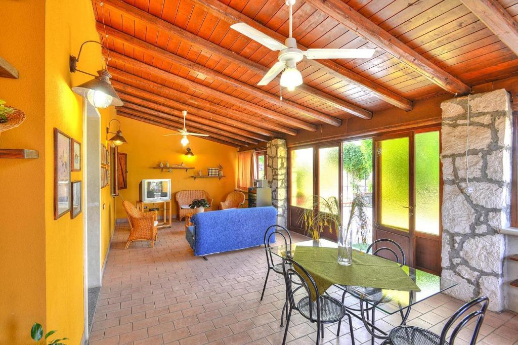 Holiday house, Solarino photo 2